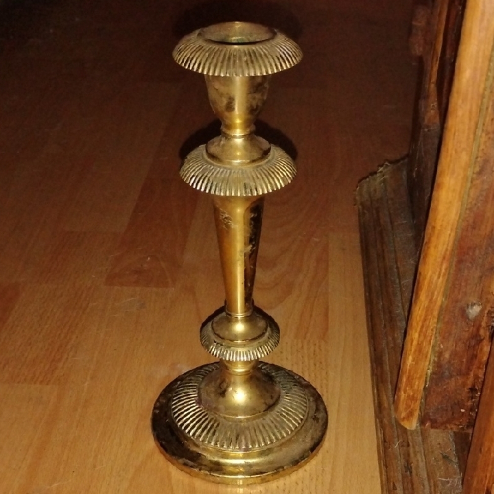 Baldwin Gold Candle Holder with Intricate Patterns